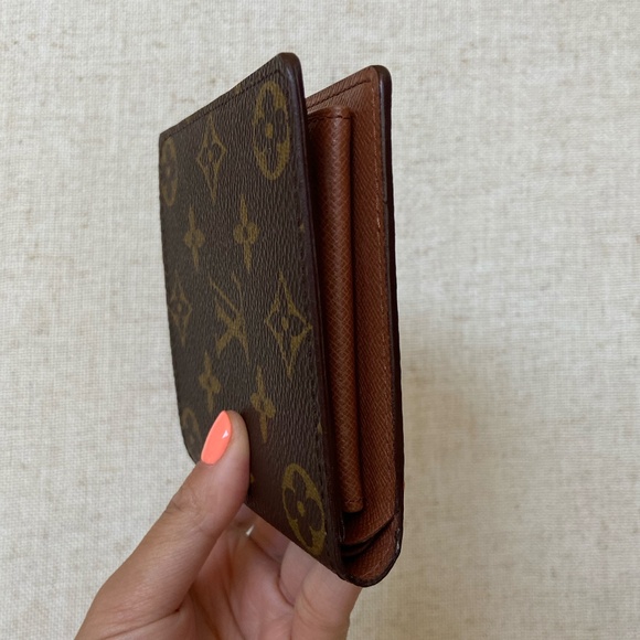 Louis Vuitton Monogram Marco Wallet - Picture 6 of 10